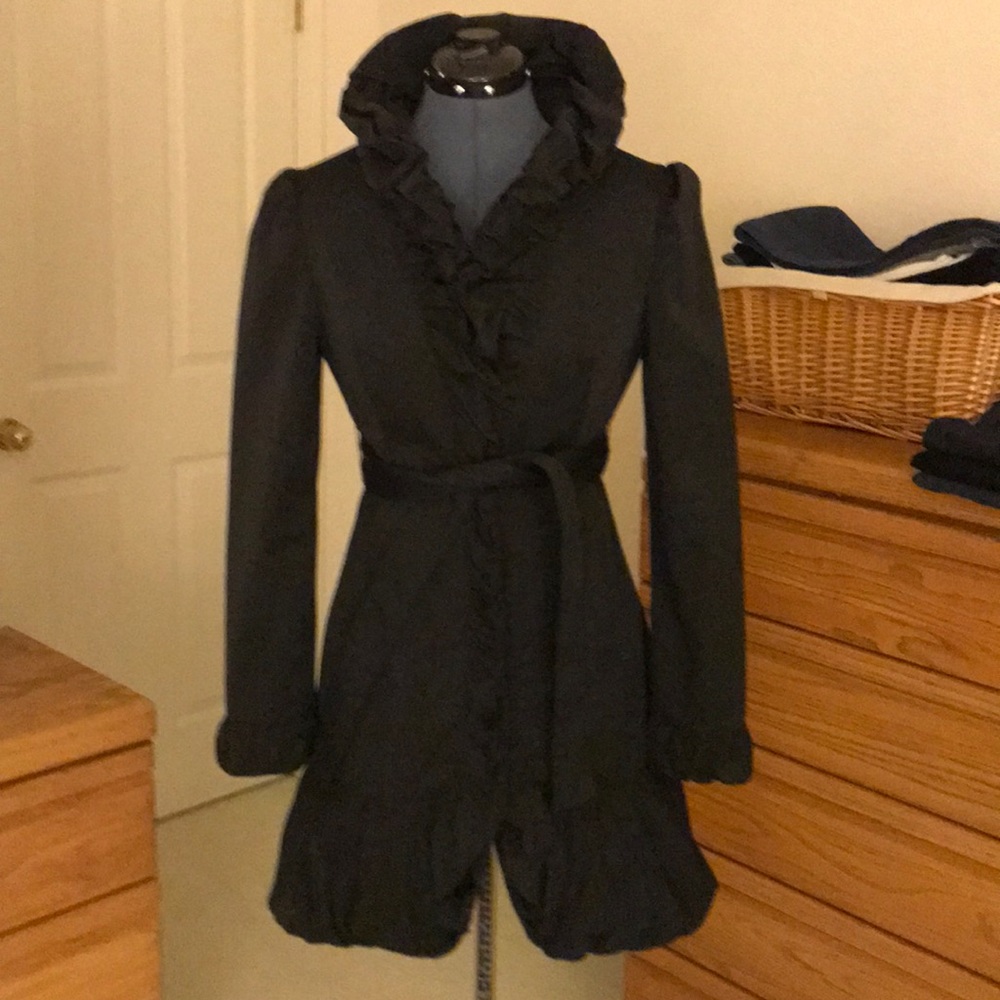 XS bebe Ruffled Raincoat - Walking Jacket